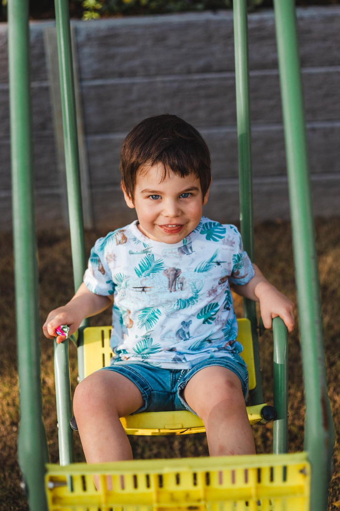 AROUND THE WORLD TEE